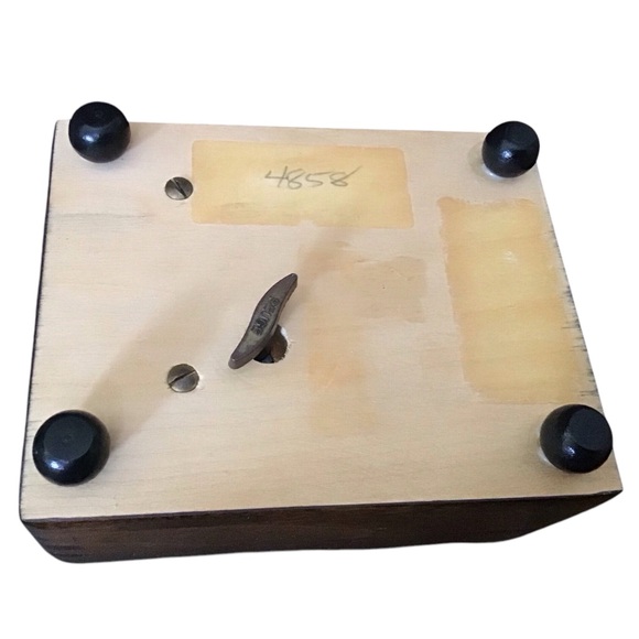 Reuge Swiss Wood Music Box Seagull Plays "Born Free" 4-1/2" x 3-1/2" Lacquered - Picture 8 of 11